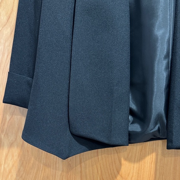 Kasper Women's Elegant Black Suit Jacket - Picture 4 of 5